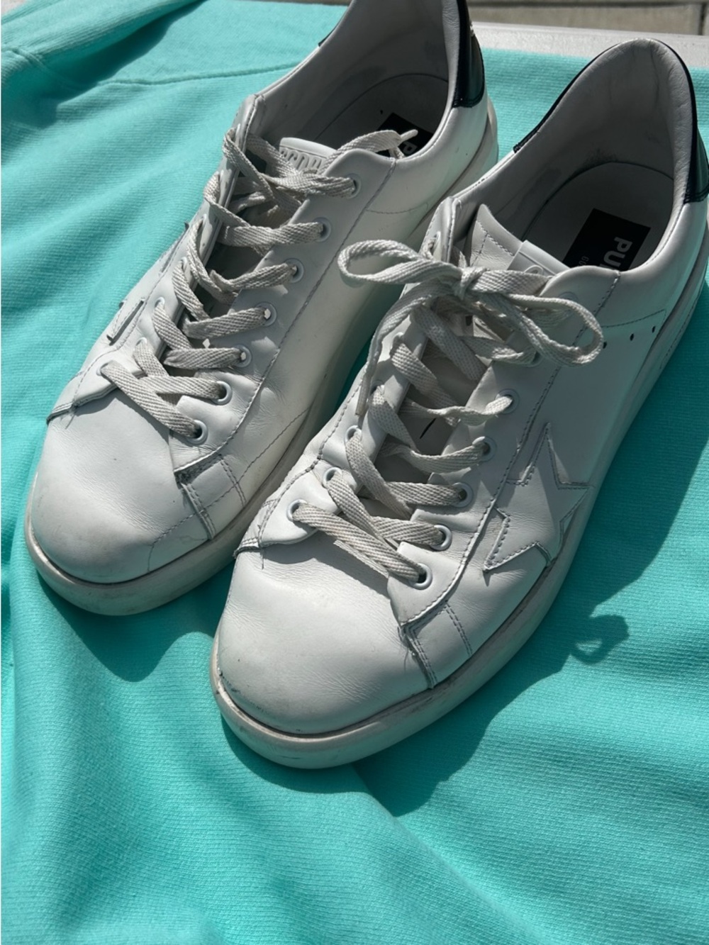Golden Goose White Sneakers with Black Heel Panel - Picture 2 of 8